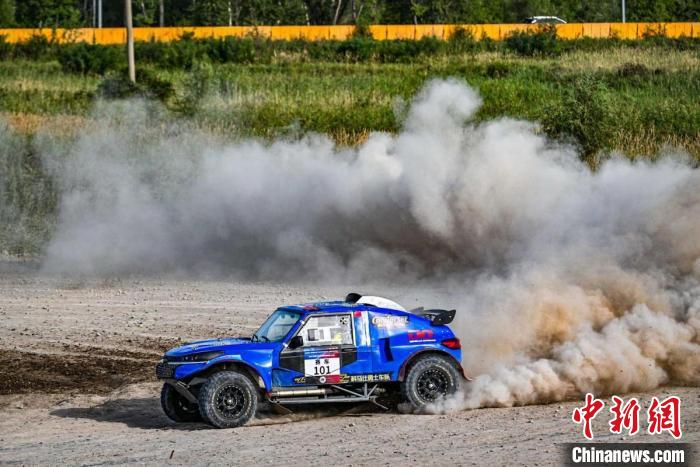 东北黑土大地的热情见证第四届中国汽车摩托车