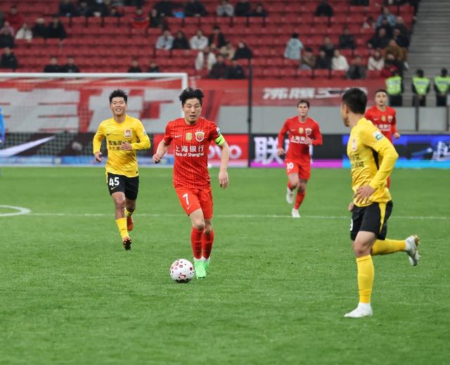 302天蛰伏后武磊复出破门，海港4比1逆转取胜