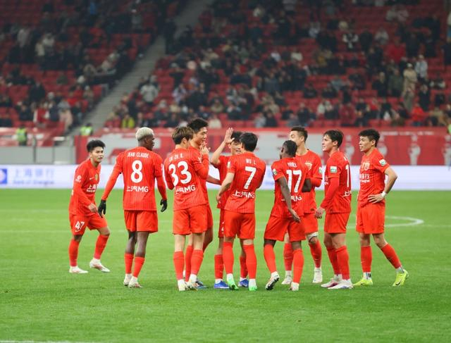 302天蛰伏后武磊复出破门，海港4比1逆转取胜