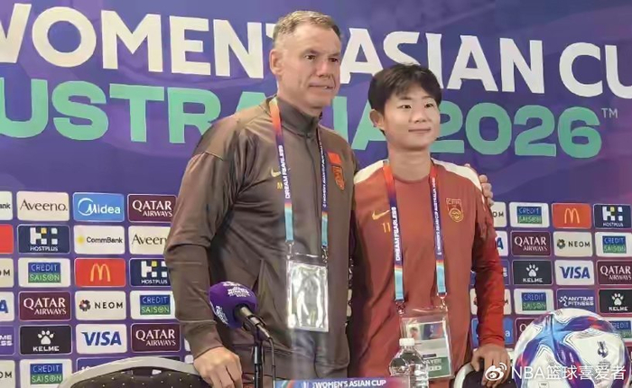 中国女足亚洲杯出局主帅主动请辞 换帅风波引热