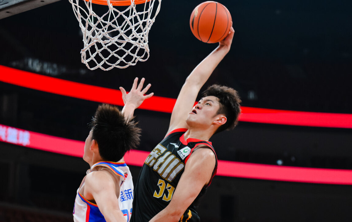 浙江广厦加时险胜江苏重返榜首 深圳大胜天津重