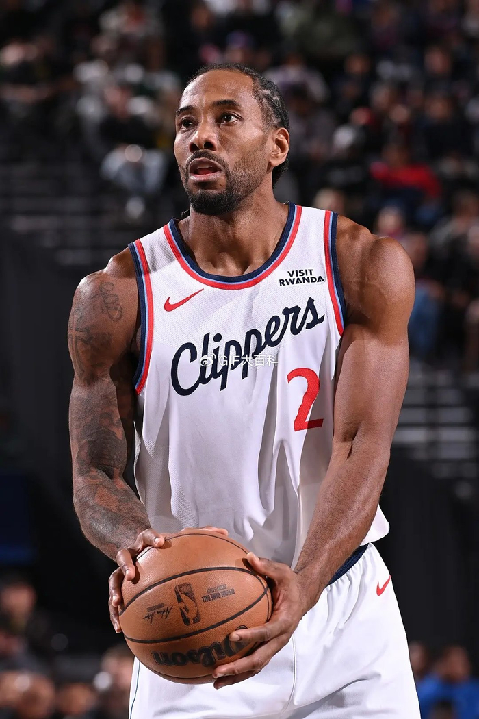 科怀-莱昂纳德连续46场20+刷新快船队史纪录 祖巴