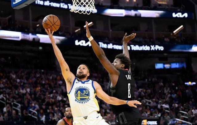 库里复出率队鏖战火箭 末节绝杀球成最大悬念