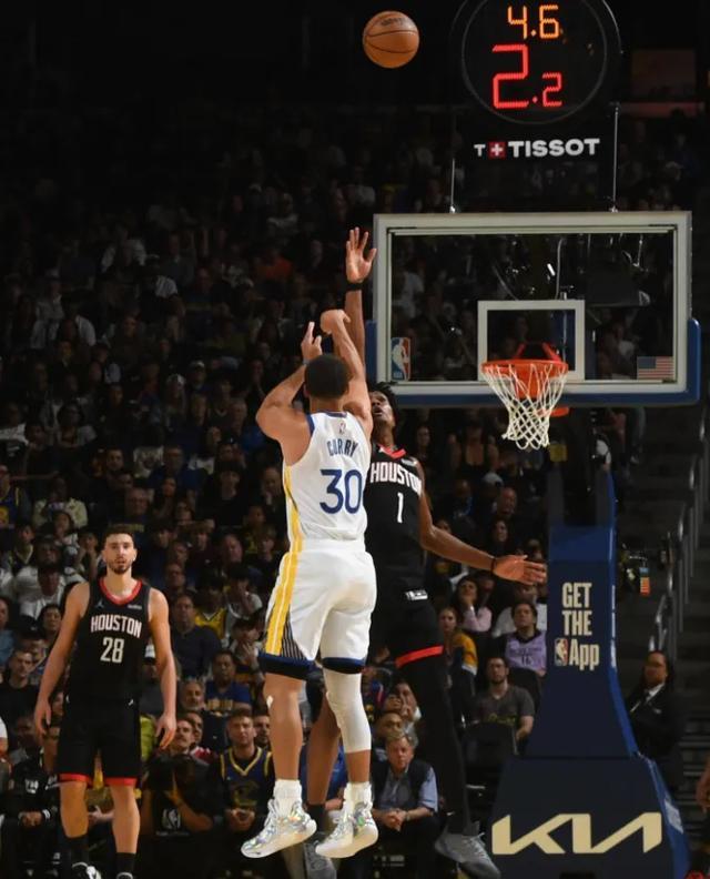 库里复出率队鏖战火箭 末节绝杀球成最大悬念