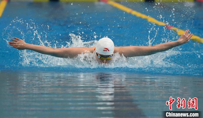青岛赛区进入全国春季游泳锦标赛收官日，覃海