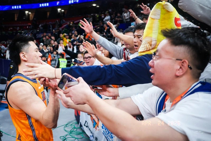 上海男篮收官战力克山东终结23连胜